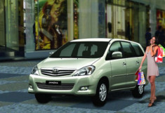  Toyota Việt Nam công bố giá Innova mới 