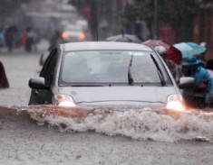  Toyota Việt Nam hỗ trợ khách hàng sau mưa ngập 