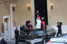  Volkswagen giản dị của Giáo hoàng ngày đầu nhậm chức 