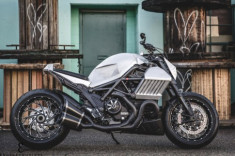  Ducati Diavel độ lạ phong cách tương lai 