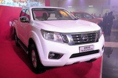  Nissan NP300 Navara bản một cầu số tự động về Việt Nam 