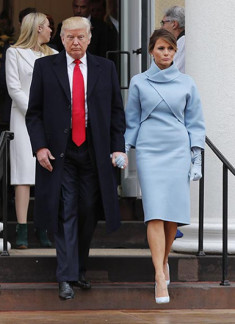  Ralph Lauren bị kêu gọi tẩy chay vì thiết kế váy cho vợ Donald Trump 