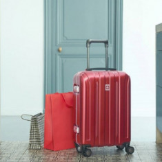  Sắm vali hàng hiệu cho mùa du lịch Tết 