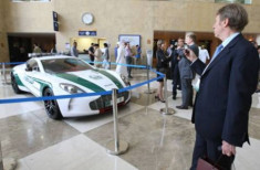  Cảnh sát Dubai sắm thêm siêu xe Aston Martin One-77 