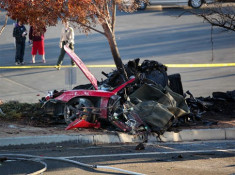  Con gái tài tử bạc mệnh Hollywood kiện Porsche 