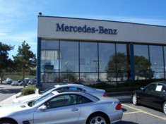  Đại lý Mercedes bị mất cắp hơn 1 triệu USD 