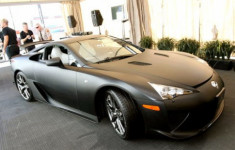  Lexus LF-A đen tuyền ở triển lãm SEMA 