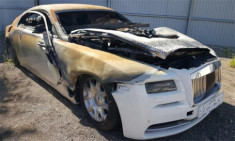  Rolls-Royce Wraith bị cháy bán giá 45.000 USD 
