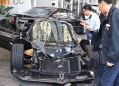  Siêu xe triệu đô Pagani Zonda F tan nát ở Hong Kong 