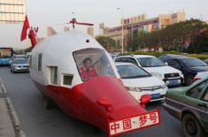  Thợ Trung Quốc chế xe hình máy bay 