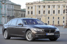  BMW serie 7 đời 2013 giá từ 74.200 USD 