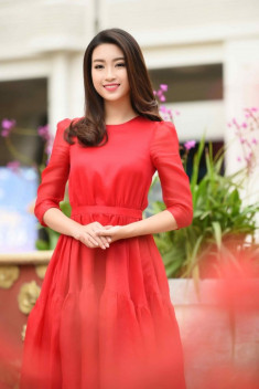 Học hỏi sao Việt cách diện đồ đỏ đơn giản mà cực sang chảnh
