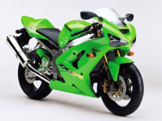  Kawasaki ZX-6R 2013 sử dụng động cơ 636 phân khối 