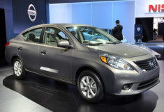  Nissan Versa 2012 trở thành xe rẻ nhất nước Mỹ 
