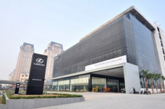  Xe sang Lexus khai trương đại lý chính hãng đầu tiên tại Hà Nội 