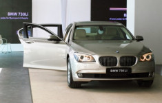  Giá xe BMW chính hãng tăng từ 2011 