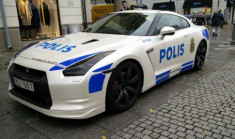  Nissan GT-R làm xe cảnh sát 