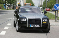  Rolls-Royce công bố thêm thông tin về Ghost 