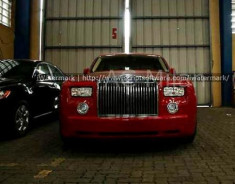  Rolls-Royce Phantom đỏ về Việt Nam 
