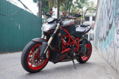 Ducati Streetfighter 848 siêu chất với dàn đồ chơi khủng tại Sài Gòn
