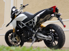  Ngắm Aprilia Dorsoduro 1200 ABS dưới nắng Sài Gòn 