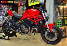 Ducati Monster 821 cực chất bên dàn đồ chơi hàng hiệu