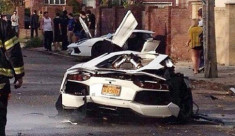  Lamborghini Aventador gãy đôi sau va chạm 