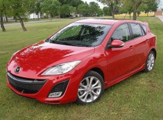  Mazda3 Sport 2010 mang hình nụ cười 