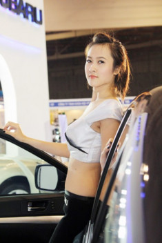  Người mẫu tại Saigon Autotech 