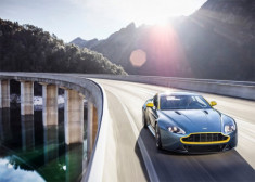  Aston Martin Vantage GT 2015 