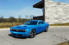  Dodge Challenger 2015 giá chỉ từ 27.000 USD 