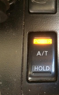 Nút A/T trên xe Nissan Patrol có ý nghĩa gì? 