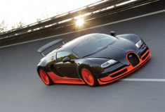  Veyron Super Sport lập kỷ lục ngay lần đầu ra mắt 