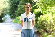 30, 40 tuổi sao Hàn vẫn cạnh tranh độ trẻ khi liên tục mặc đồng phục tới trường