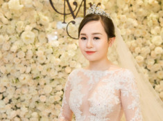 Cô dâu 9X Hà thành gây sốt với váy cưới trị giá hàng tỷ đồng