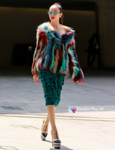 Hoa hậu Sella Trương mặc đồ Việt tỏa sáng rực một góc trời Seoul