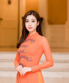 Minh chứng cho thấy Hoa hậu Đỗ Mỹ Linh cứ mặc áo dài là đẹp bất chấp