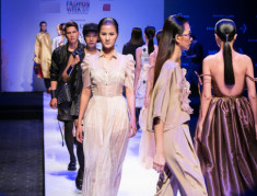 Vietnam International Fashion Week đã trở lại và lợi hại hơn xưa