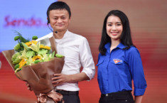 Cận cảnh nhan sắc xinh đẹp của cô hoa khôi được trực tiếp đối thoại với Jack Ma