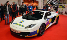  Cảnh sát Anh trang bị siêu xe McLaren 12C Spider 
