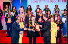 CEO trẻ Trương Nhân vinh dự đạt giải “Gương mặt Doanh nhân xuất sắc Đất Việt 2018”