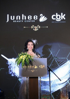 Hoa hậu, á hậu Việt chúc mừng phòng khám PTTM Junhee - chi nhánh Bệnh viện CBK tại VN