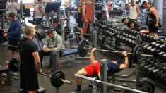 Tập gym có gây yếu sinh lý nam giới hay không?
