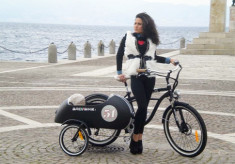 Xe đạp điện phong cách sidecar 