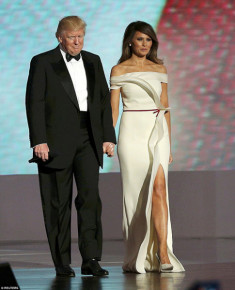 Loạt váy áo khiến phu nhân Trump chinh phục công chúng