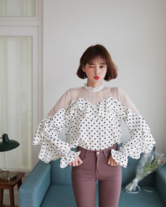 Họa tiết chấm bi: Chưa bao giờ lỗi mốt
