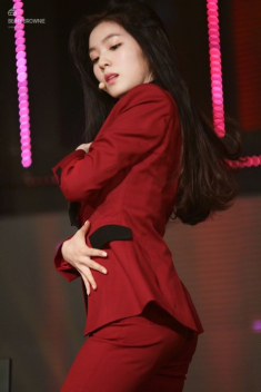 Khi các thần tượng nữ K-POP diện suit, mạnh mẽ và uy lực ngất trời