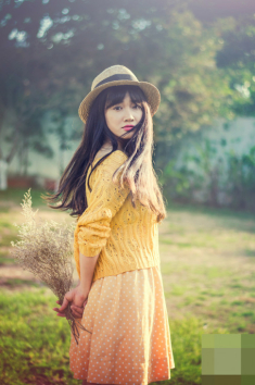 Nhã Phương và hành trình lột xác thông qua váy áo