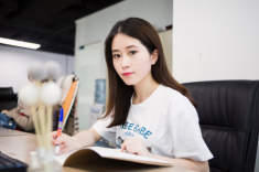 Phát sốt với phong cách trang điểm bằng đồ ăn của “thánh ăn văn phòng”