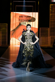 Thanh Hằng mang đến cái kết viên mãn cho VIFW 2017